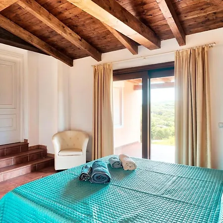 Costanza Villa *
